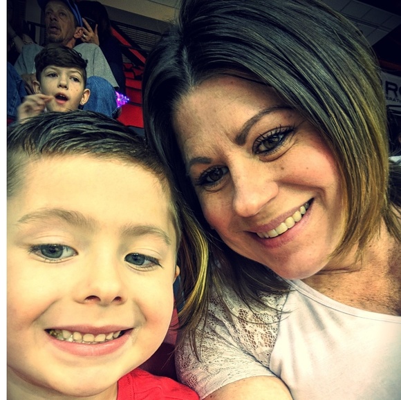 Meet your Posher, Amy - Picture 2 of 5